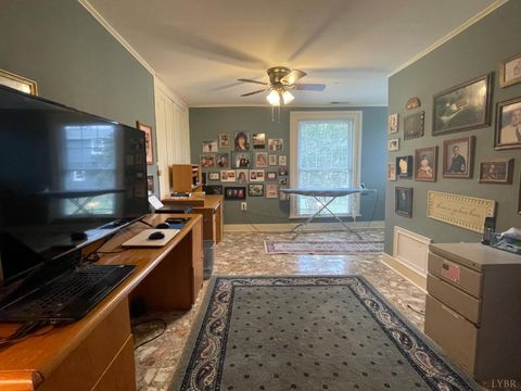 Tiny photo for 721 Grove Street, Bedford, VA 24523 (MLS # 362206)
