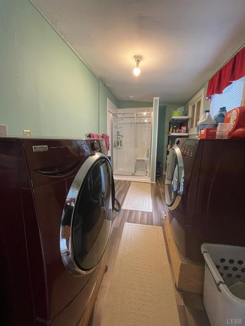 Tiny photo for 721 Grove Street, Bedford, VA 24523 (MLS # 362206)
