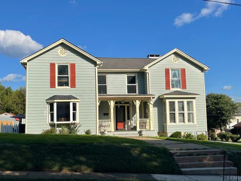 Tiny photo for 721 Grove Street, Bedford, VA 24523 (MLS # 362206)