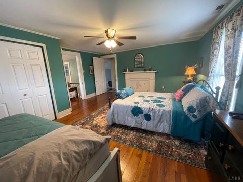 Tiny photo for 721 Grove Street, Bedford, VA 24523 (MLS # 362206)