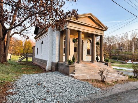 Tiny photo for 122 Brooks Street, Monroe, VA 24574 (MLS # 365374)