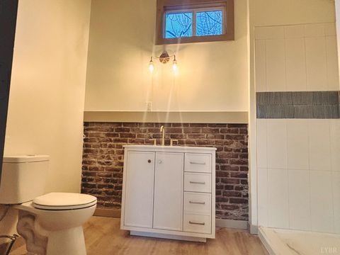 Tiny photo for 122 Brooks Street, Monroe, VA 24574 (MLS # 365374)