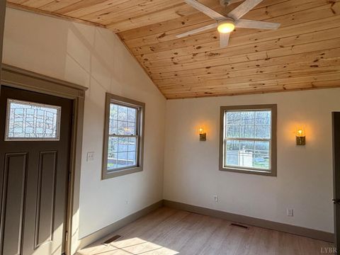 Tiny photo for 122 Brooks Street, Monroe, VA 24574 (MLS # 365374)