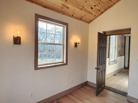 Tiny photo for 122 Brooks Street, Monroe, VA 24574 (MLS # 365374)