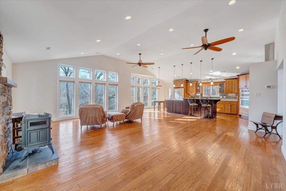 Farmville, Virginia 23901, United States, 3 Bedrooms Bedrooms, ,3 BathroomsBathrooms,Residential,Active,256850