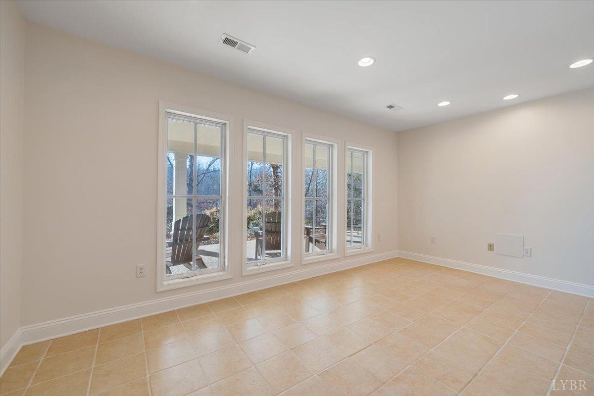 Farmville, Virginia 23901, United States, 3 Bedrooms Bedrooms, ,3 BathroomsBathrooms,Residential,Active,256850