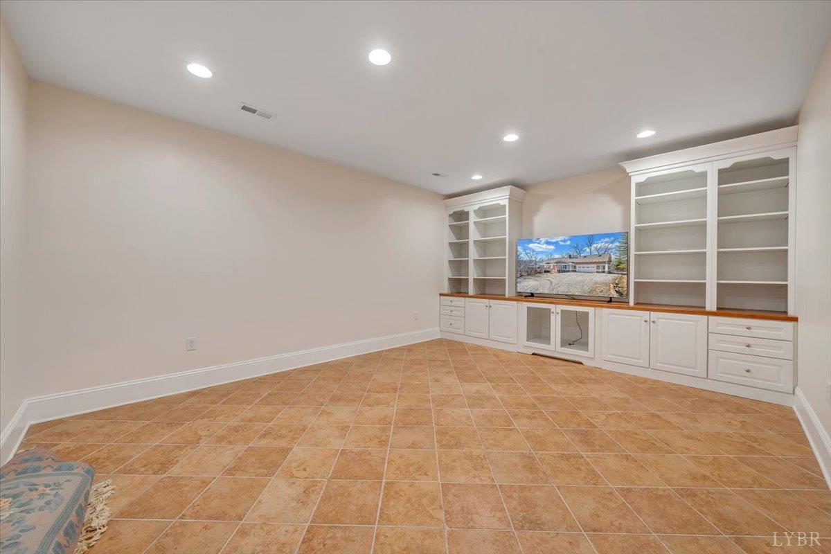 Farmville, Virginia 23901, United States, 3 Bedrooms Bedrooms, ,3 BathroomsBathrooms,Residential,Active,256850