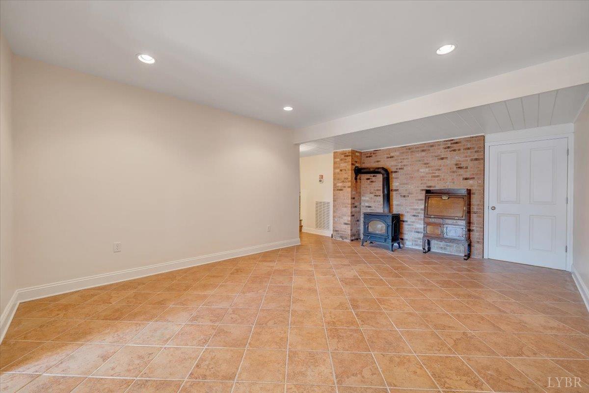 Farmville, Virginia 23901, United States, 3 Bedrooms Bedrooms, ,3 BathroomsBathrooms,Residential,Active,256850