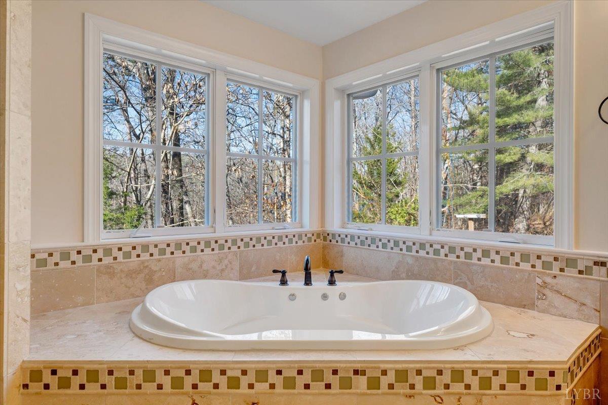 Farmville, Virginia 23901, United States, 3 Bedrooms Bedrooms, ,3 BathroomsBathrooms,Residential,Active,256850