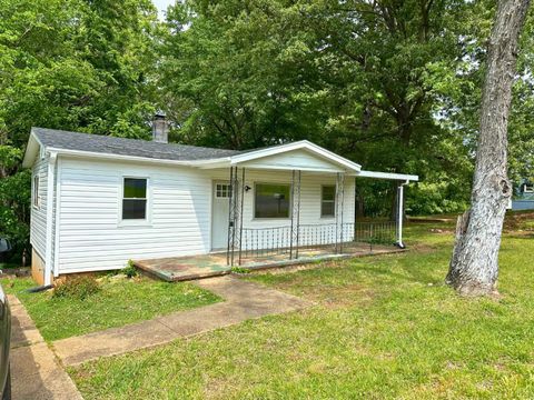 Photo of 912 Mercury Street St, Lynchburg, VA 24502 (MLS # 366690)
