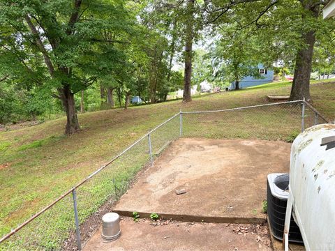 Tiny photo for 912 Mercury Street St, Lynchburg, VA 24502 (MLS # 366690)