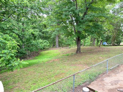 Tiny photo for 912 Mercury Street St, Lynchburg, VA 24502 (MLS # 366690)