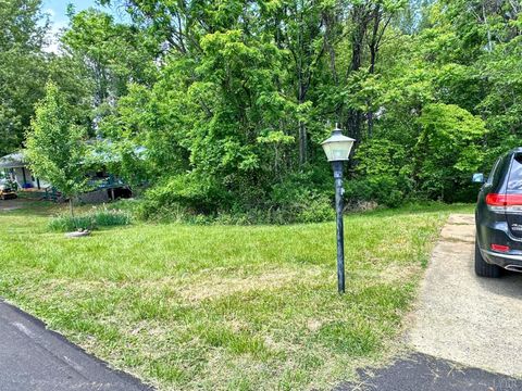 Tiny photo for 912 Mercury Street St, Lynchburg, VA 24502 (MLS # 366690)