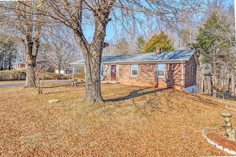 Tiny photo for 1104 Union Hall School Road, Chatham, VA 24531 (MLS # 363716)