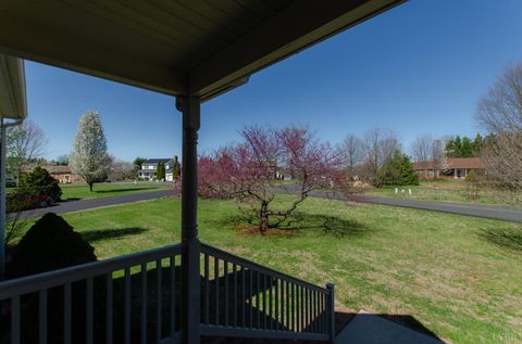 Tiny photo for 102 Meadows Dr Dr, Forest, VA 24551 (MLS # 365313)