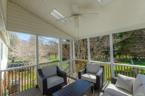 Tiny photo for 102 Meadows Dr Dr, Forest, VA 24551 (MLS # 365313)