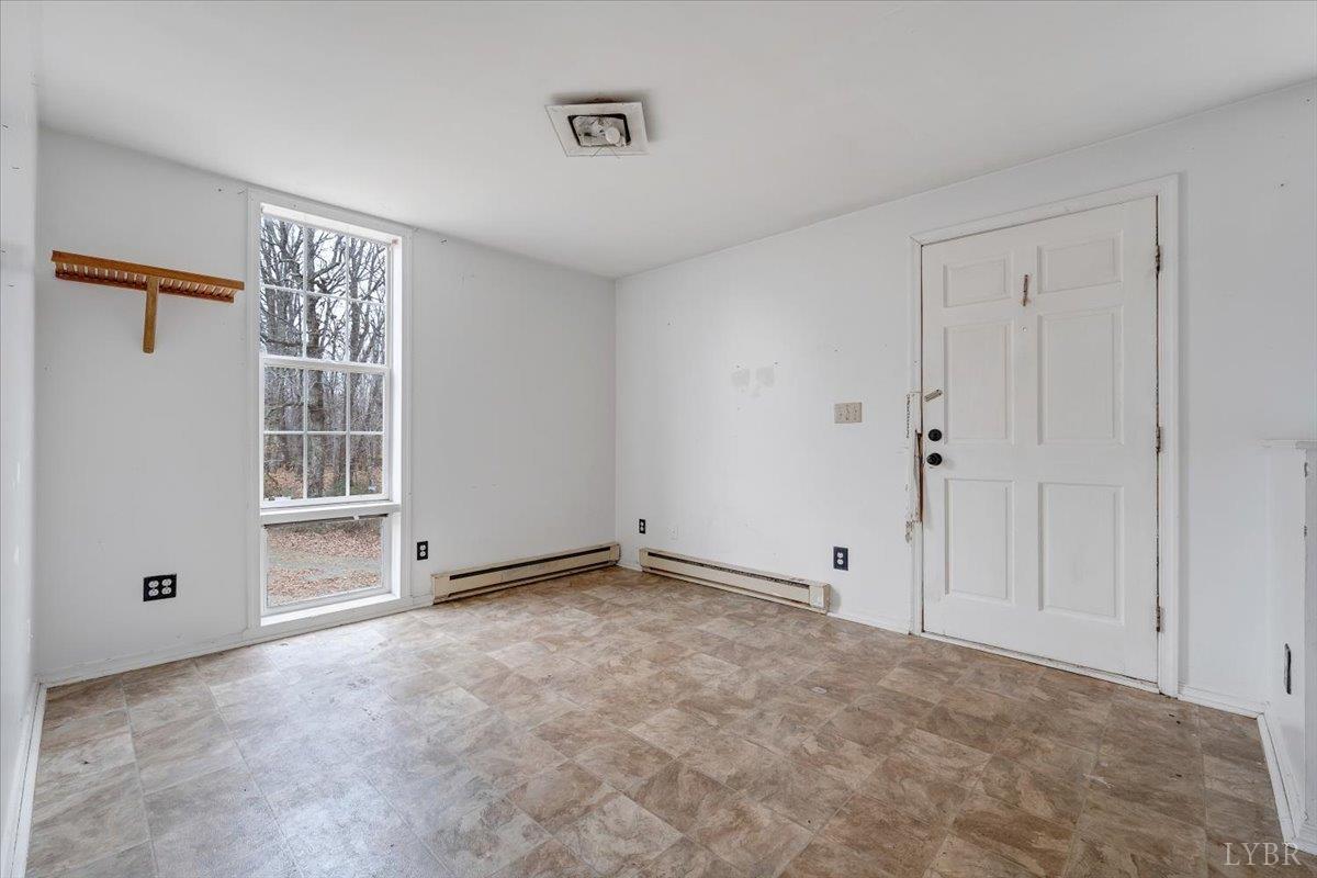 Esmont, Virginia 22937, United States, 4 Bedrooms Bedrooms, ,3 BathroomsBathrooms,Residential,Active,197099