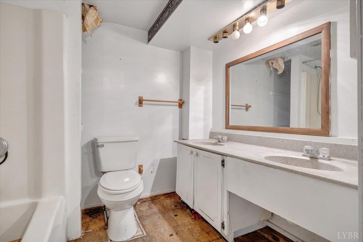 Esmont, Virginia 22937, United States, 4 Bedrooms Bedrooms, ,3 BathroomsBathrooms,Residential,Active,197099