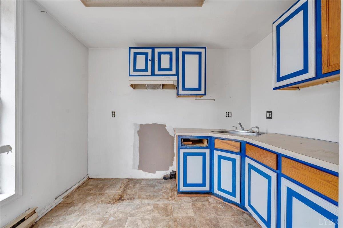 Esmont, Virginia 22937, United States, 4 Bedrooms Bedrooms, ,3 BathroomsBathrooms,Residential,Active,197099