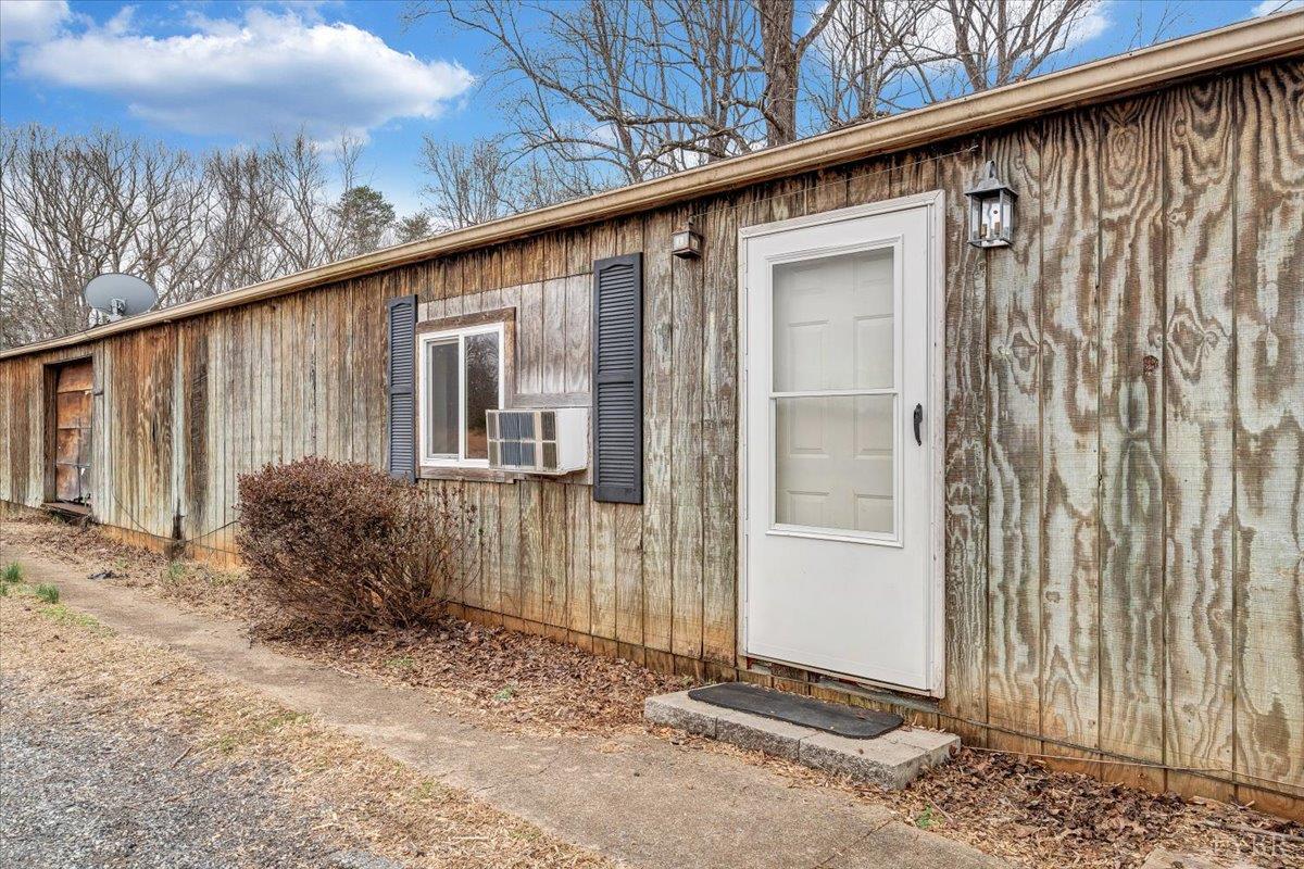 Esmont, Virginia 22937, United States, 4 Bedrooms Bedrooms, ,3 BathroomsBathrooms,Residential,Active,197099