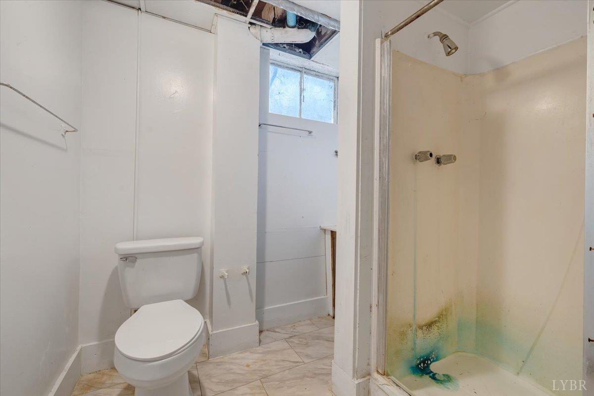 Esmont, Virginia 22937, United States, 4 Bedrooms Bedrooms, ,3 BathroomsBathrooms,Residential,Active,197099