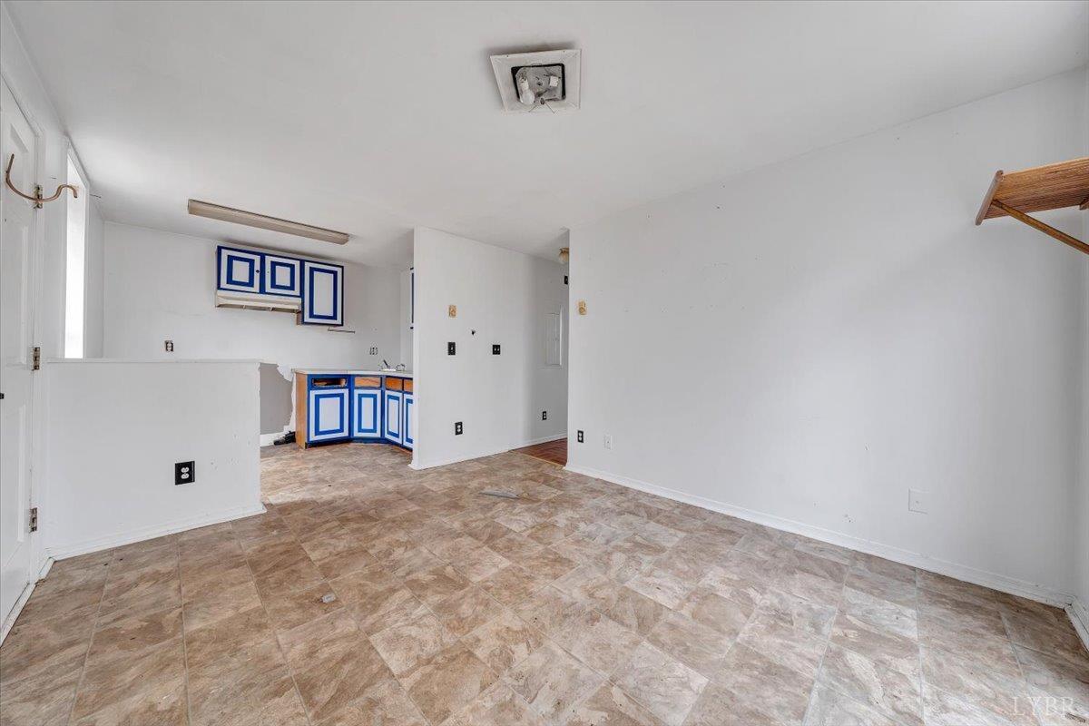 Esmont, Virginia 22937, United States, 4 Bedrooms Bedrooms, ,3 BathroomsBathrooms,Residential,Active,197099