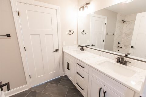 Tiny photo for 1025 Landon Court, Forest, VA 24551 (MLS # 362372)