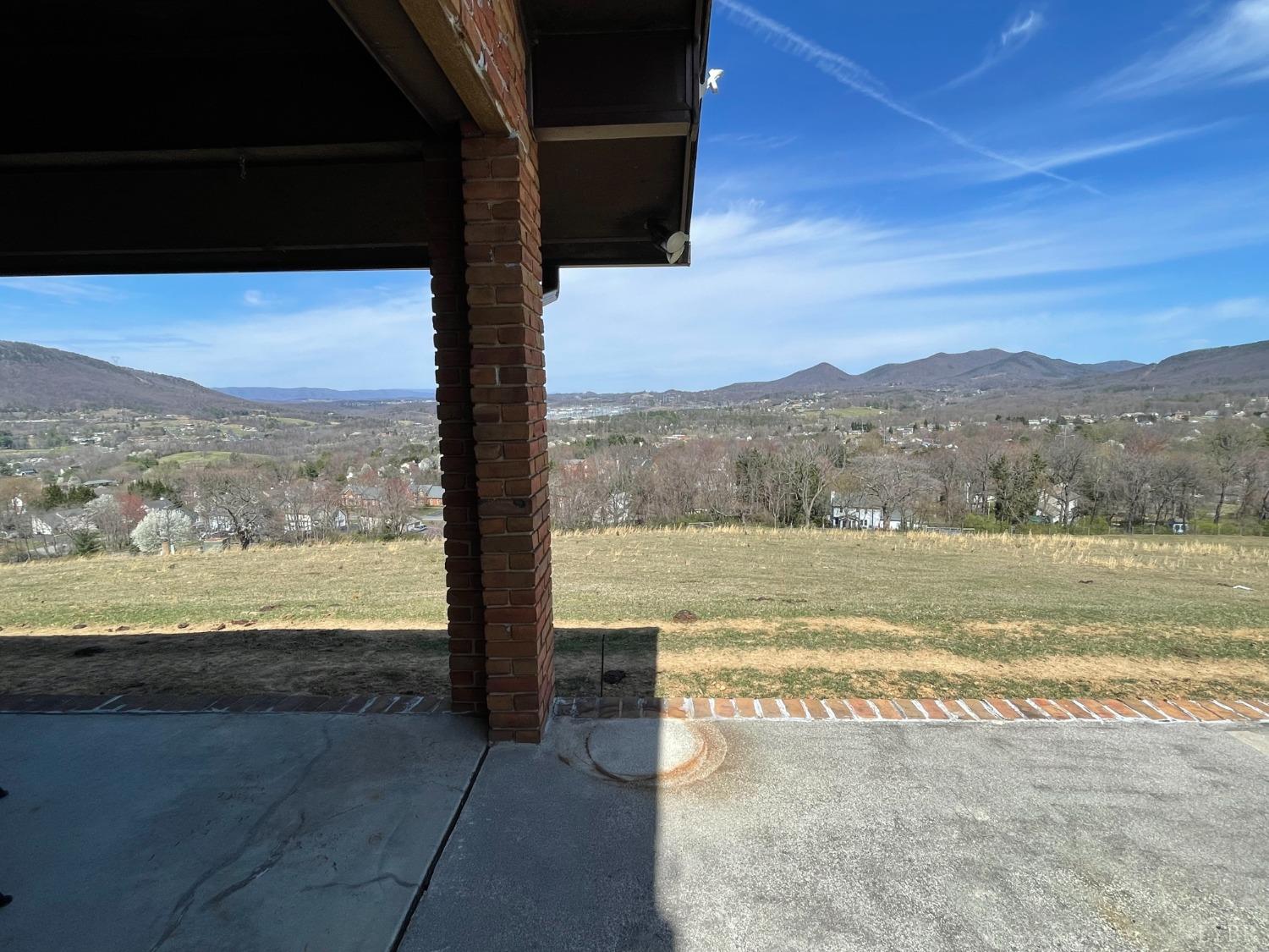 481 Richardson Drive, Roanoke, Virginia image 3