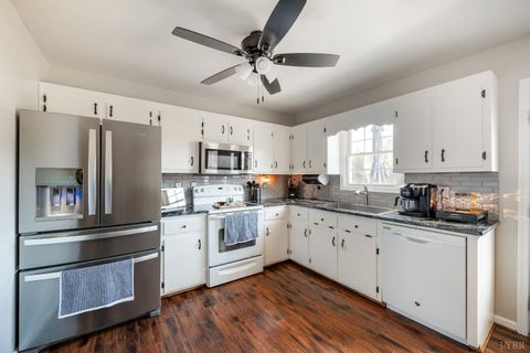 Tiny photo for 746 Church Street, Appomattox, VA 24522 (MLS # 363593)