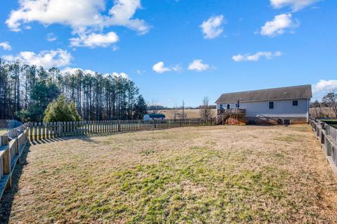 Tiny photo for 746 Church Street, Appomattox, VA 24522 (MLS # 363593)