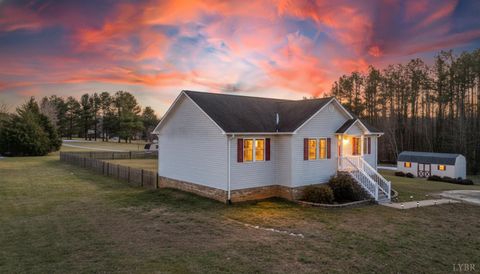 Tiny photo for 746 Church Street, Appomattox, VA 24522 (MLS # 363593)