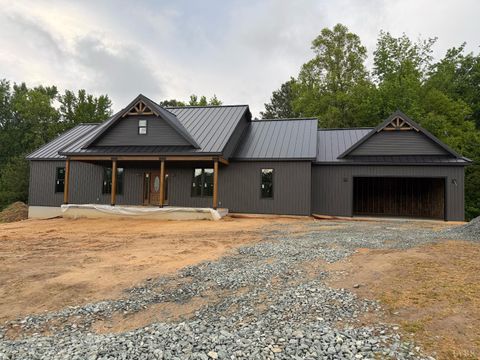 Tiny photo for 2794 Cow Rd, Buffalo Junction, VA 24529 (MLS # 366464)