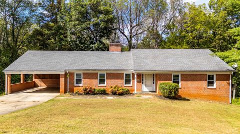 Photo of 601 Burton Creek Place, Lynchburg, VA 24502 (MLS # 362393) Photo of 601 Burton Creek Place, Lynchburg, VA 24502 (MLS # 362393)
