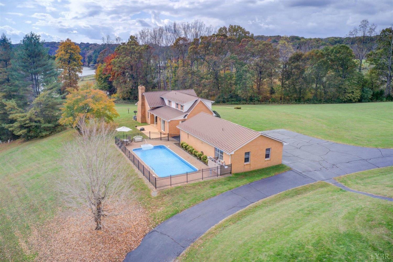 450 Holyfield Lane, Moneta, Virginia image 1