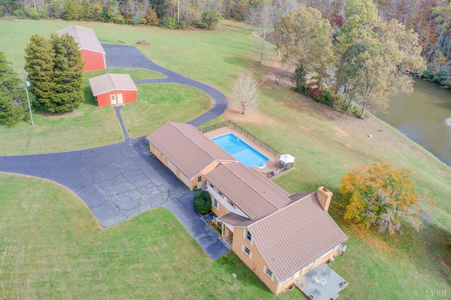 450 Holyfield Lane, Moneta, Virginia image 3