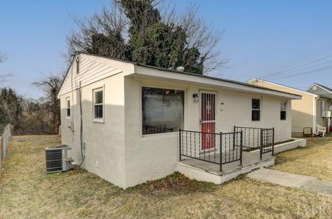 Tiny photo for 1909 Cleveland Avenue, Lynchburg, VA 24503 (MLS # 364447)