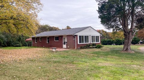 Tiny photo for 751 Long Island Road, Gladys, VA 24554 (MLS # 362789)