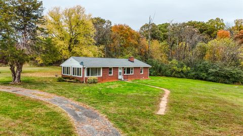 Tiny photo for 751 Long Island Road, Gladys, VA 24554 (MLS # 362789)