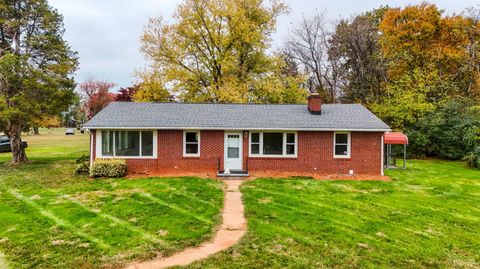 Photo of 751 Long Island Road, Gladys, VA 24554 (MLS # 362789) Photo of 751 Long Island Road, Gladys, VA 24554 (MLS # 362789)