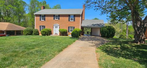 Photo of 5909 Rhonda Road, Lynchburg, VA 24502 (MLS # 365840)