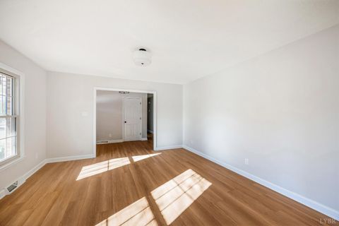 Tiny photo for 123 Lafayette Place, Forest, VA 24551 (MLS # 364619)