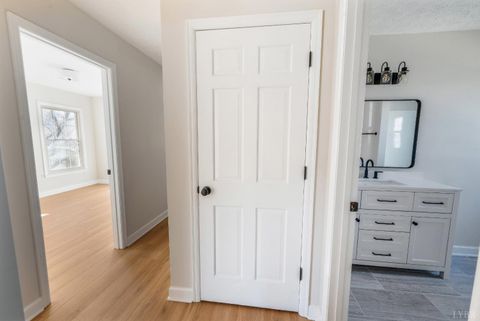 Tiny photo for 123 Lafayette Place, Forest, VA 24551 (MLS # 364619)