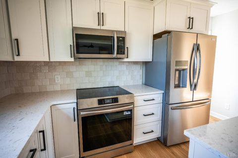 Tiny photo for 123 Lafayette Place, Forest, VA 24551 (MLS # 364619)