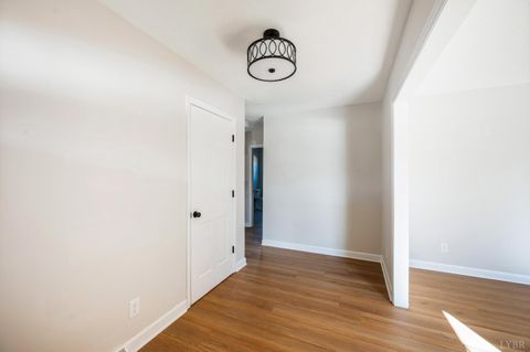 Tiny photo for 123 Lafayette Place, Forest, VA 24551 (MLS # 364619)