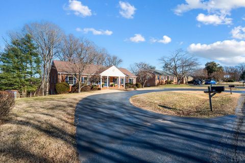 Tiny photo for 123 Lafayette Place, Forest, VA 24551 (MLS # 364619)