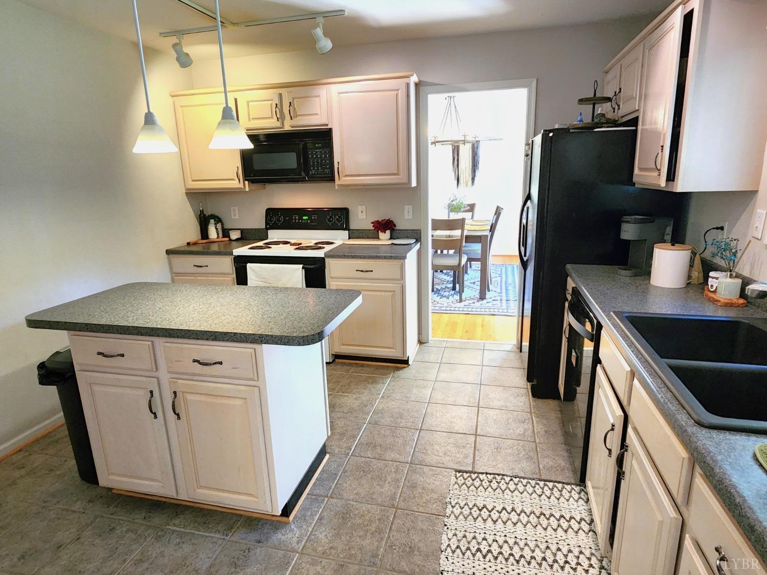 137 New London Drive, Lynchburg, Virginia image 18