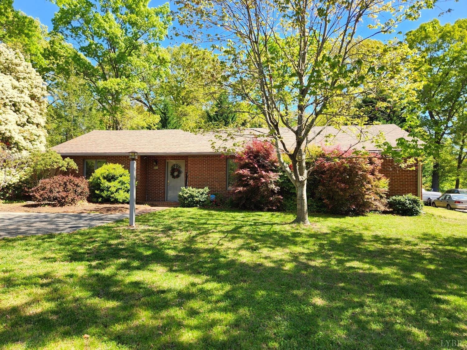 137 New London Drive, Lynchburg, Virginia image 1