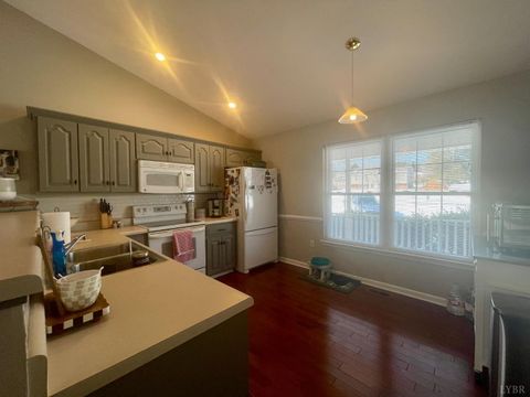 Tiny photo for 1745 Whitfield Drive, Bedford, VA 24523 (MLS # 364404)