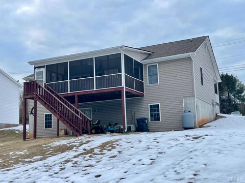 Tiny photo for 1745 Whitfield Drive, Bedford, VA 24523 (MLS # 364404)