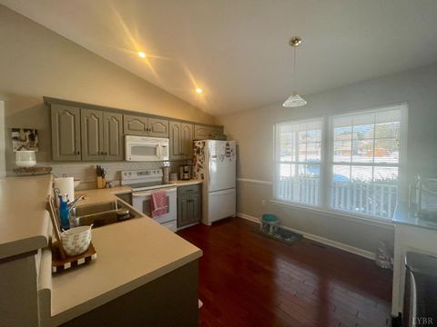 Tiny photo for 1745 Whitfield Drive, Bedford, VA 24523 (MLS # 364404)